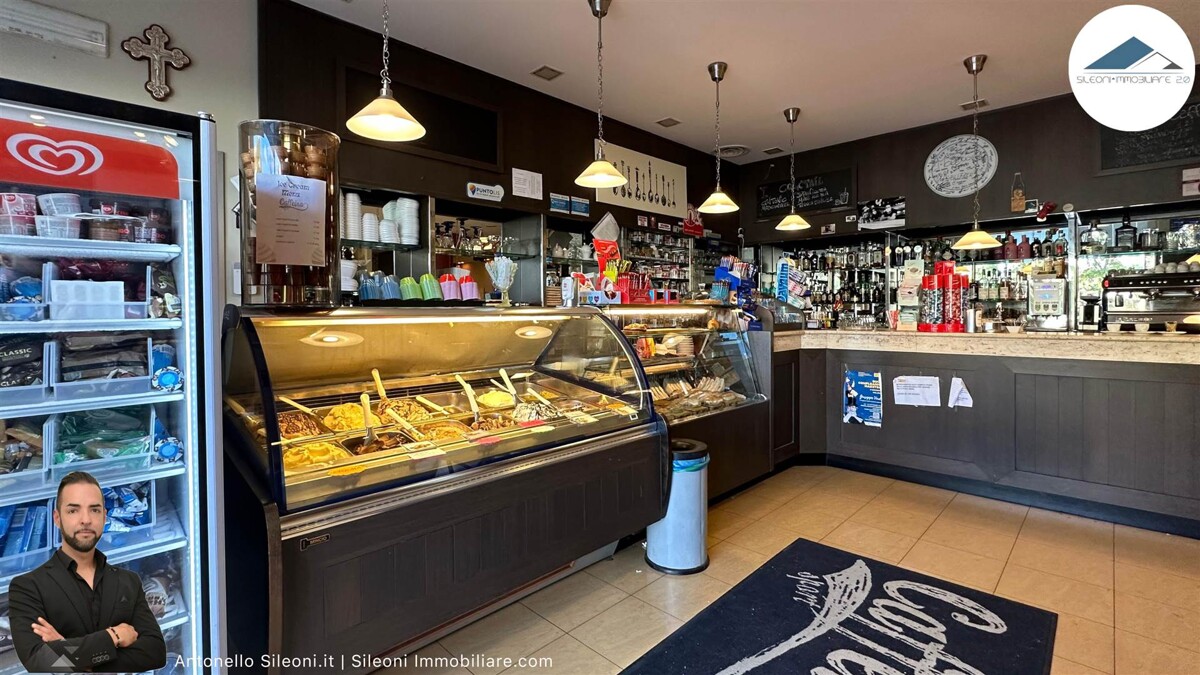 LOCALE AD USO NEGOZIO CON ATTIVITÁ DI BAR E TABACCHI — foto 3