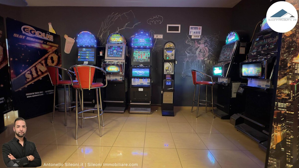 LOCALE AD USO NEGOZIO CON ATTIVITÁ DI BAR E TABACCHI — foto 9