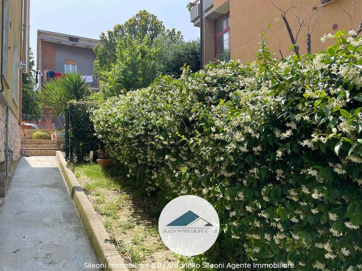 APPARTAMENTO IN BIFAMILIARE CON GIARDINO PRIVATO — foto 29