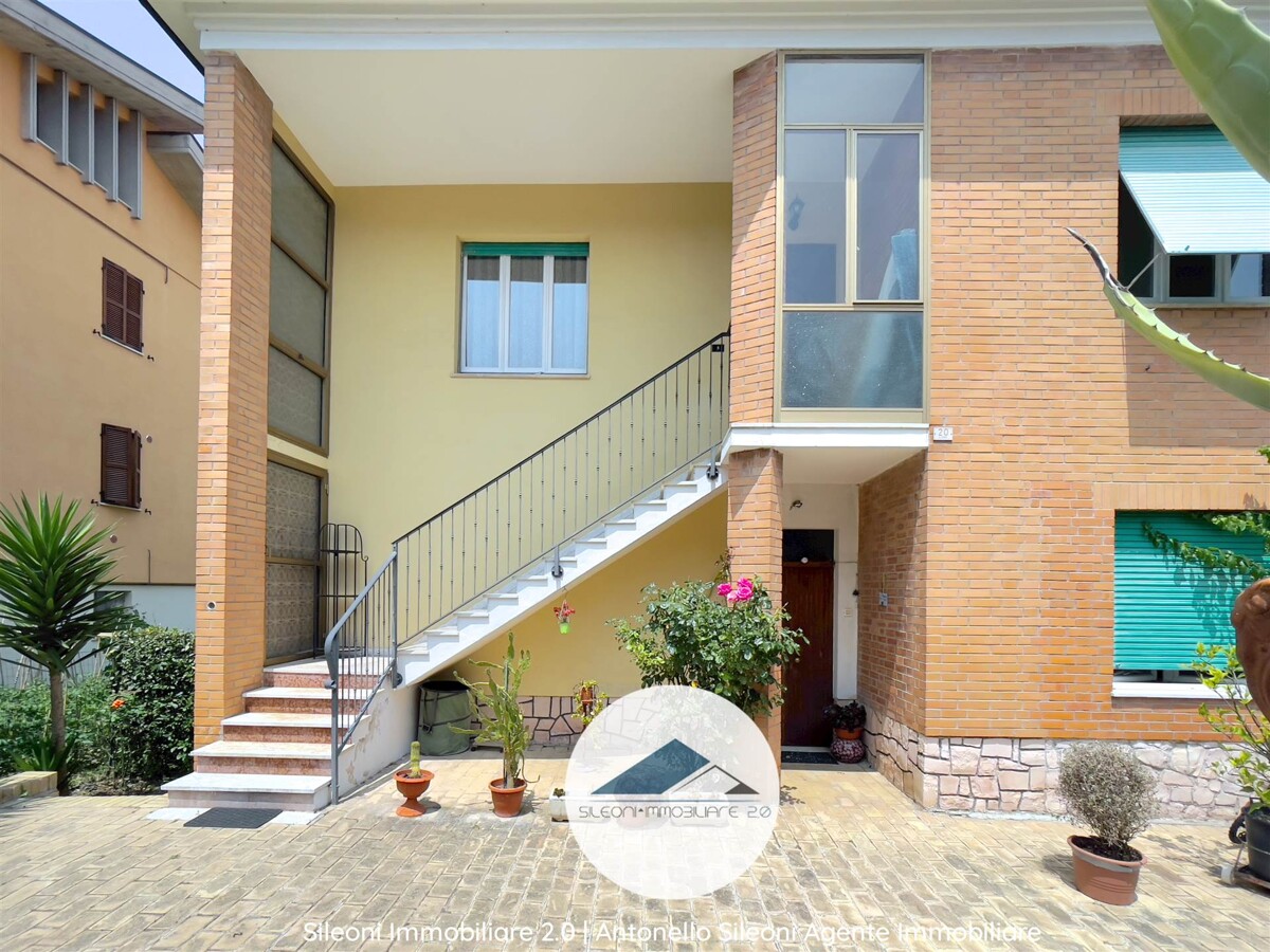 APPARTAMENTO IN BIFAMILIARE CON GIARDINO PRIVATO — foto 32