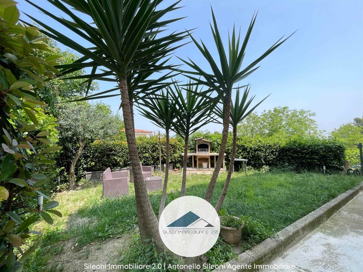 APPARTAMENTO IN BIFAMILIARE CON GIARDINO PRIVATO — foto 27