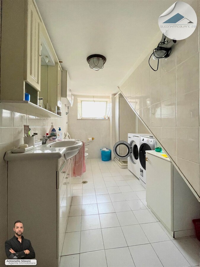 CASA SINGOLA CON AMPIA CORTE PRIVATA E TERRENO — foto 5