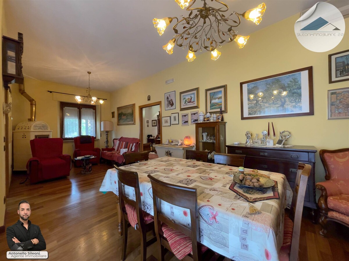 CASA SINGOLA CON AMPIA CORTE PRIVATA E TERRENO — foto 22