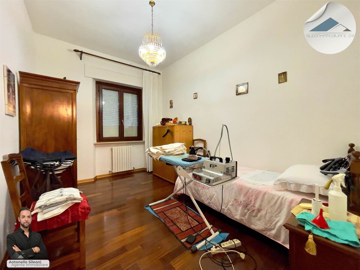 CASA SINGOLA CON AMPIA CORTE PRIVATA E TERRENO — foto 16