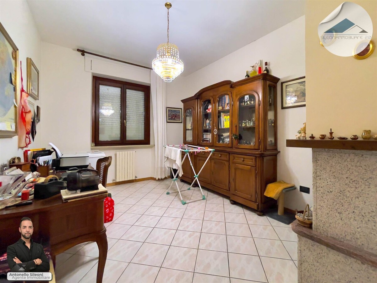 CASA SINGOLA CON AMPIA CORTE PRIVATA E TERRENO — foto 18