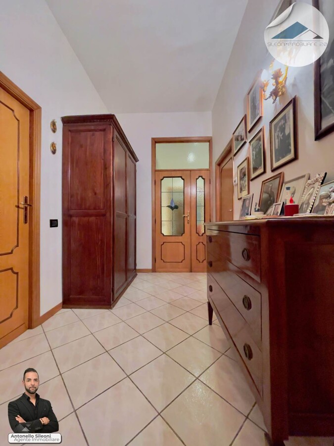 CASA SINGOLA CON AMPIA CORTE PRIVATA E TERRENO — foto 14