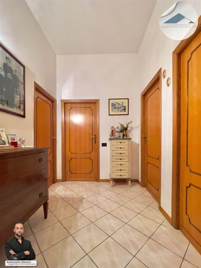 CASA SINGOLA CON AMPIA CORTE PRIVATA E TERRENO — foto 15