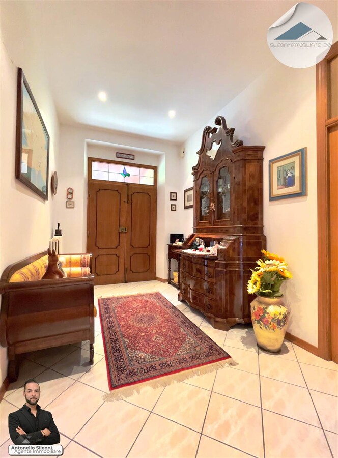 CASA SINGOLA CON AMPIA CORTE PRIVATA E TERRENO — foto 21
