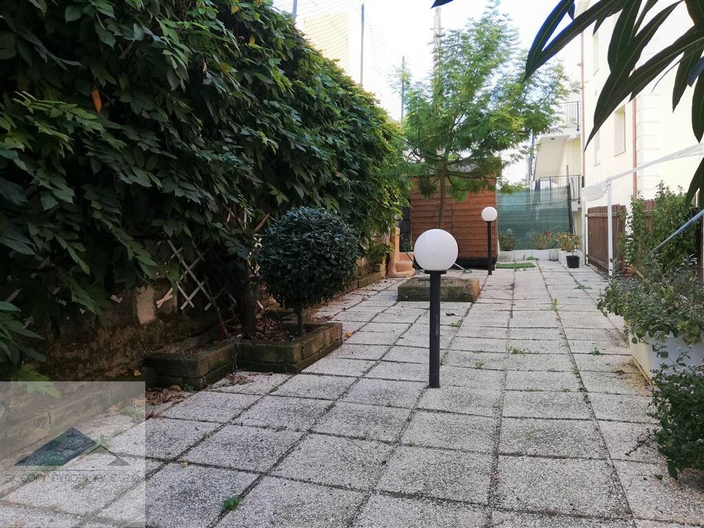 APPARTAMENTO DI RECENTE COSTRUZIONE CON AMPIO TERRAZZO E CORTILE PRIVATO — foto 14