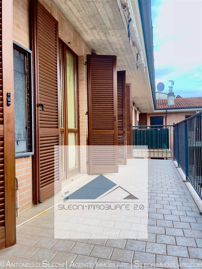 APPARTAMENTO IN ZONA SERVITA CON AMPI TERRAZZI — foto 12