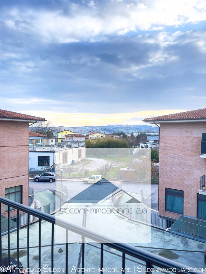 APPARTAMENTO IN ZONA SERVITA CON AMPI TERRAZZI — foto 13