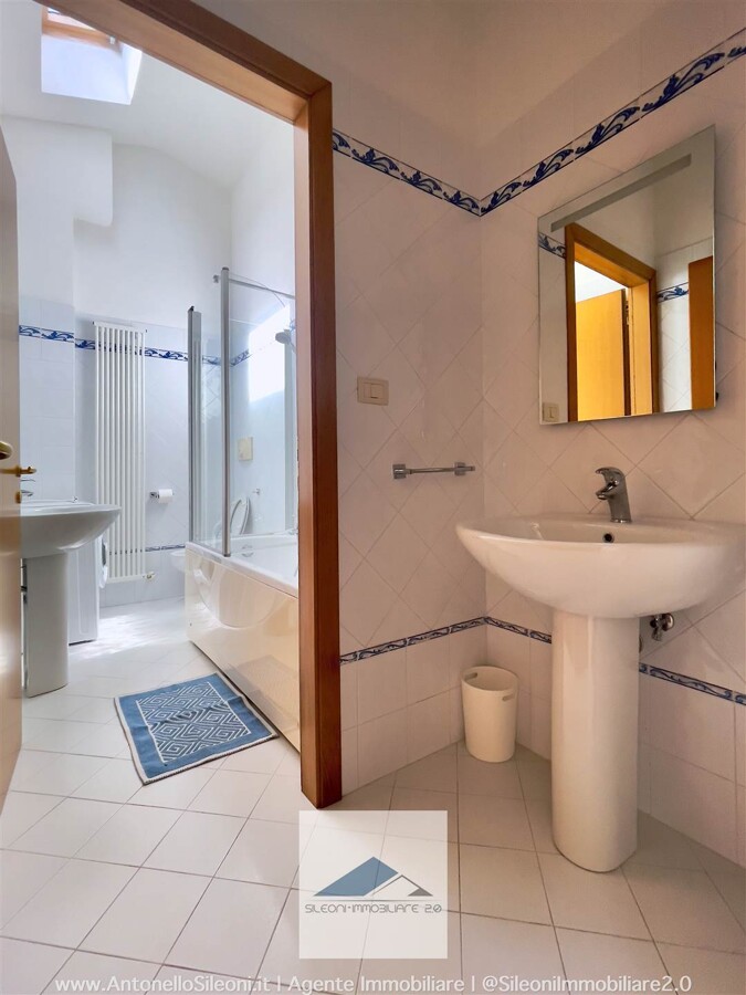 TRILOCALE CON TERRAZZO A PORTO RECANATI — foto 10