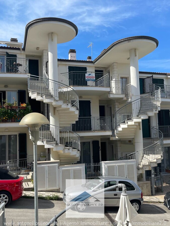 TRILOCALE CON TERRAZZO A PORTO RECANATI — foto 12