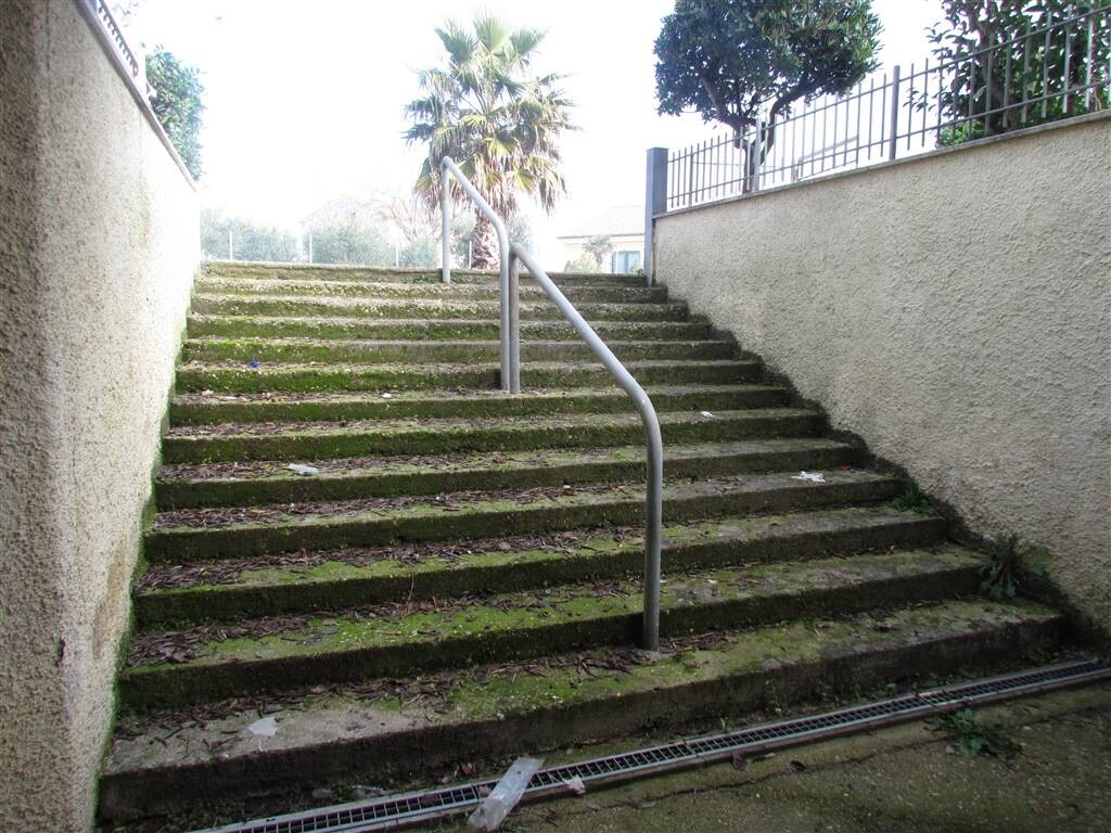 LOCALE C/2 A PORTO RECANATI — foto 4