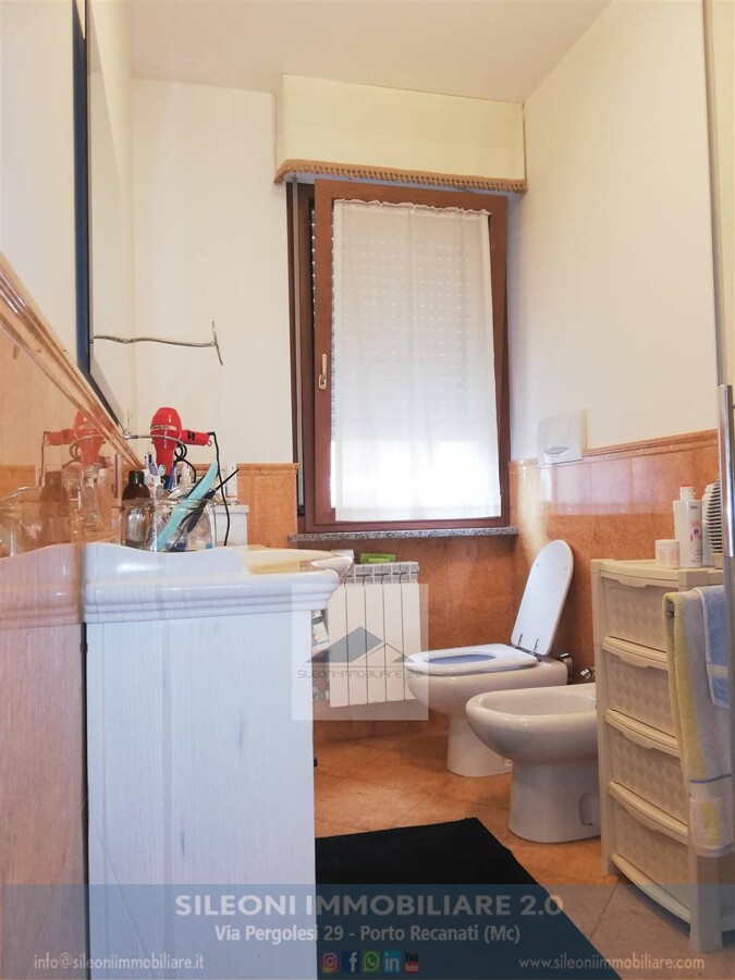 ATTICO IN CENTRO SU DUE LIVELLI CON TERRAZZO ABITABILE E GARAGE — foto 3