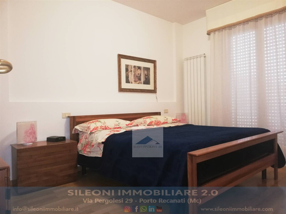 ATTICO IN CENTRO SU DUE LIVELLI CON TERRAZZO ABITABILE E GARAGE — foto 4
