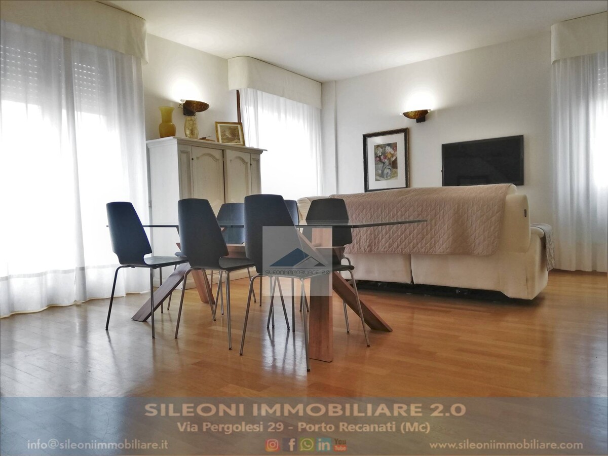 ATTICO IN CENTRO SU DUE LIVELLI CON TERRAZZO ABITABILE E GARAGE
