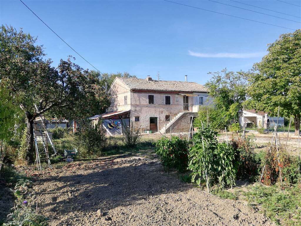 CASA DI CAMPAGNA A SAMBUCHETO DI RECANATI