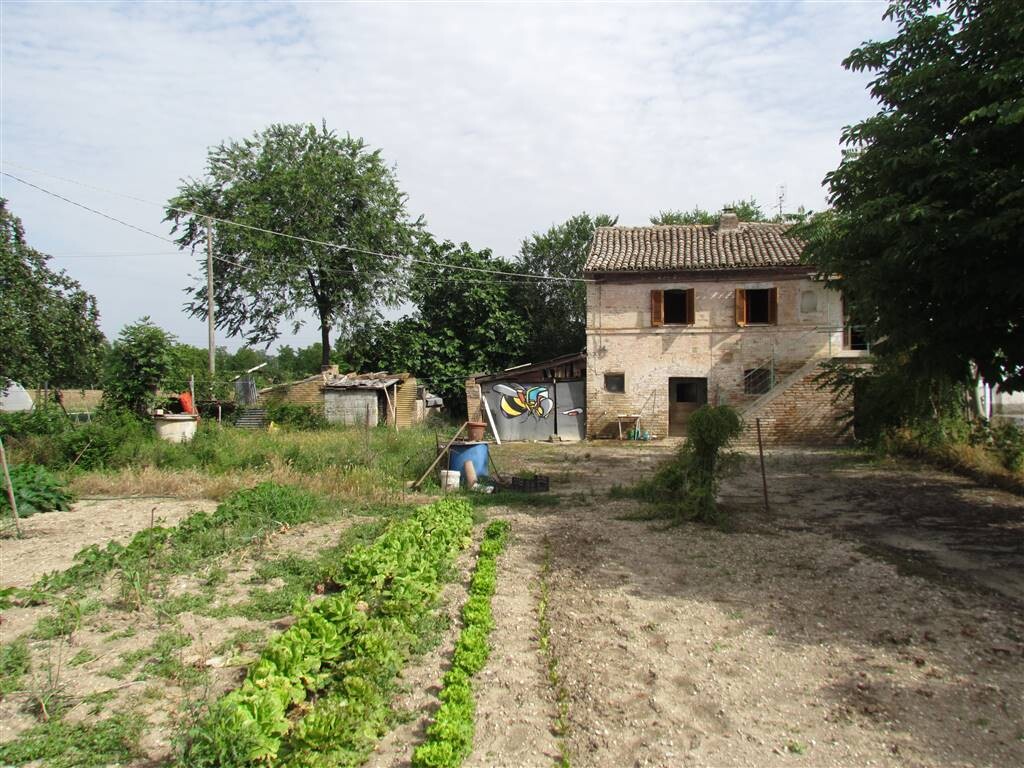 CASA DI CAMPAGNA A SAMBUCHETO DI RECANATI — foto 4