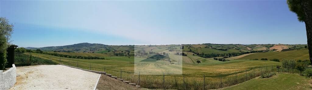 VILLA PANORAMICA SU DUE LIVELLI CON 3000 MQ DI PARCO — foto 18