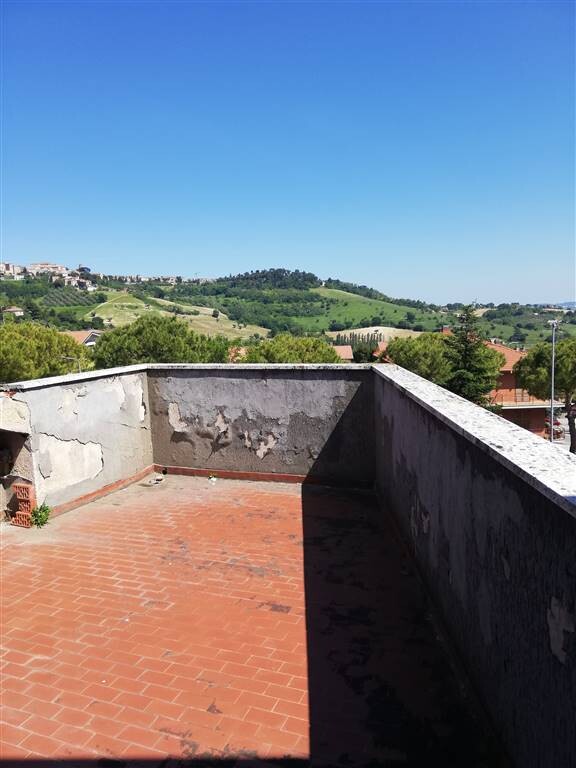 ABITAZIONE CIELO TERRA CON GIARDINO — foto 10