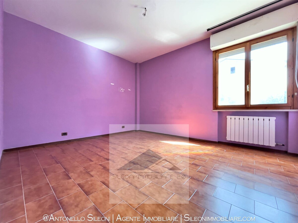 BILOCALE CON AMPIO TERRAZZO AL PIANO TERRA — foto 9