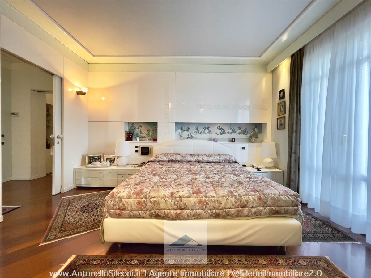 SPENDIDA VILLA CON PARCO — foto 13