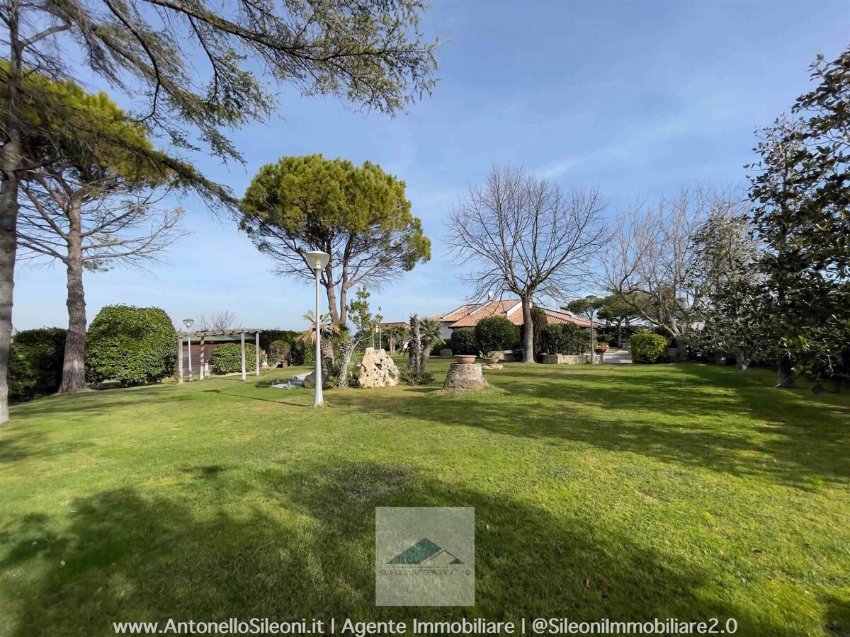 SPENDIDA VILLA CON PARCO — foto 33