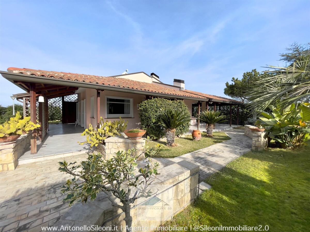 SPENDIDA VILLA CON PARCO — foto 28