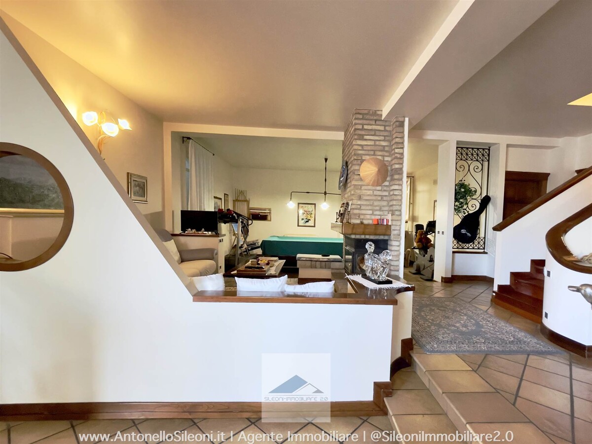 SPENDIDA VILLA CON PARCO — foto 22