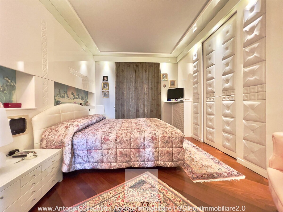 SPENDIDA VILLA CON PARCO — foto 12