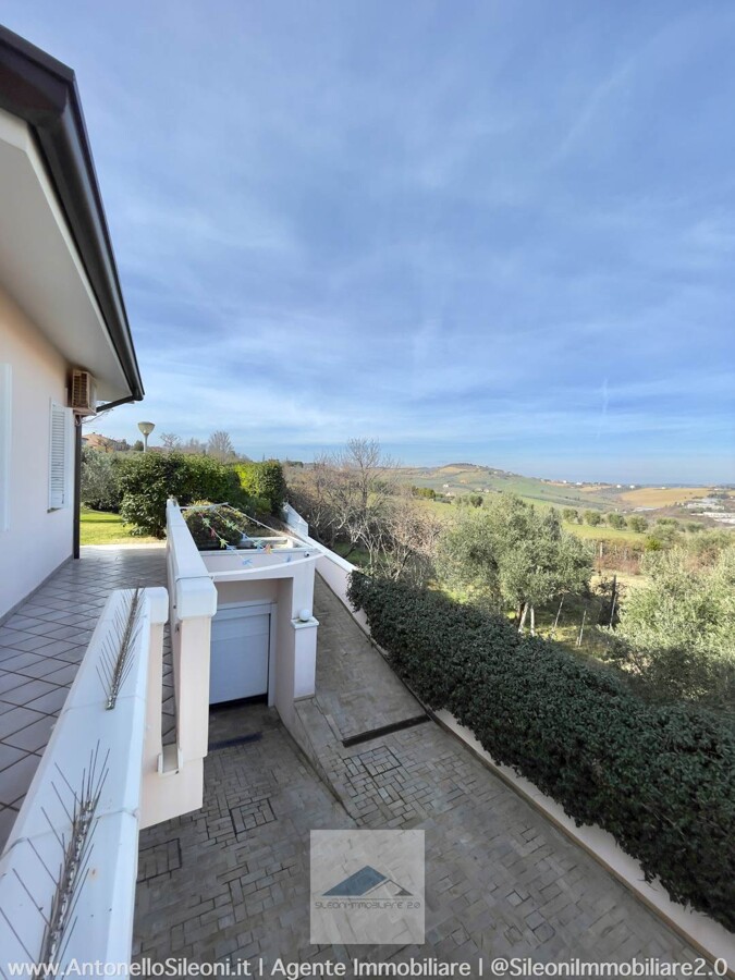SPENDIDA VILLA CON PARCO — foto 19