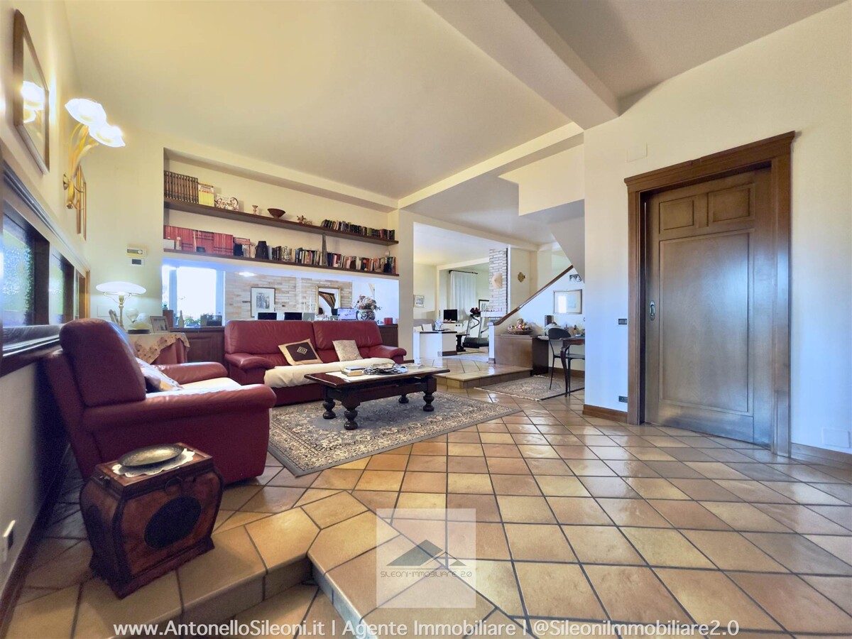 SPENDIDA VILLA CON PARCO — foto 26