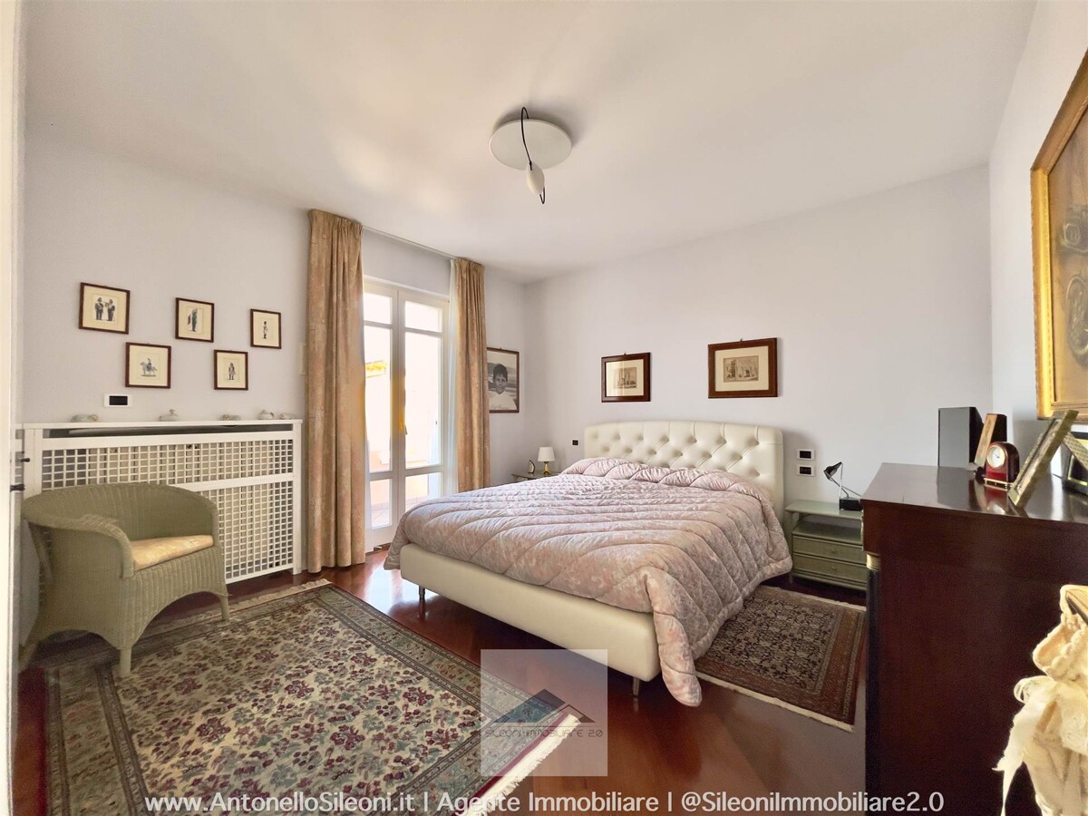 SPENDIDA VILLA CON PARCO — foto 18