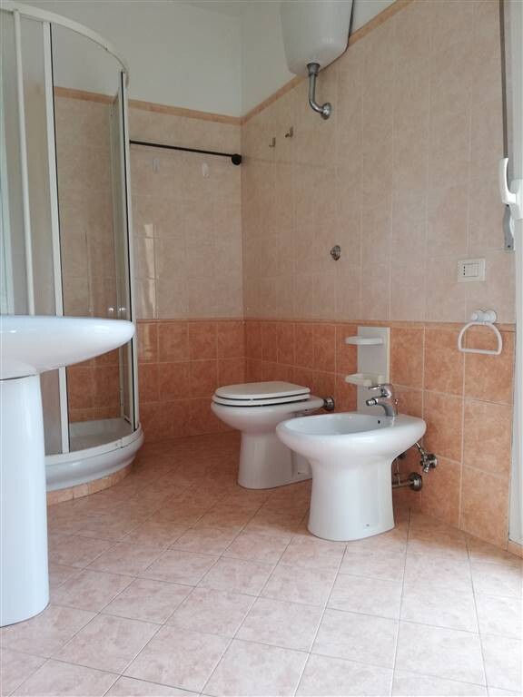 APPARTAMENTO AL PIANO TERRA CON GIARDINO — foto 5