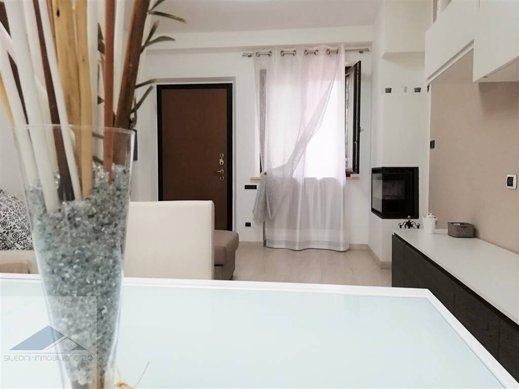 APPARTAMENTO PARI AL NUOVO CON GIARDINO E GARAGE — foto 5