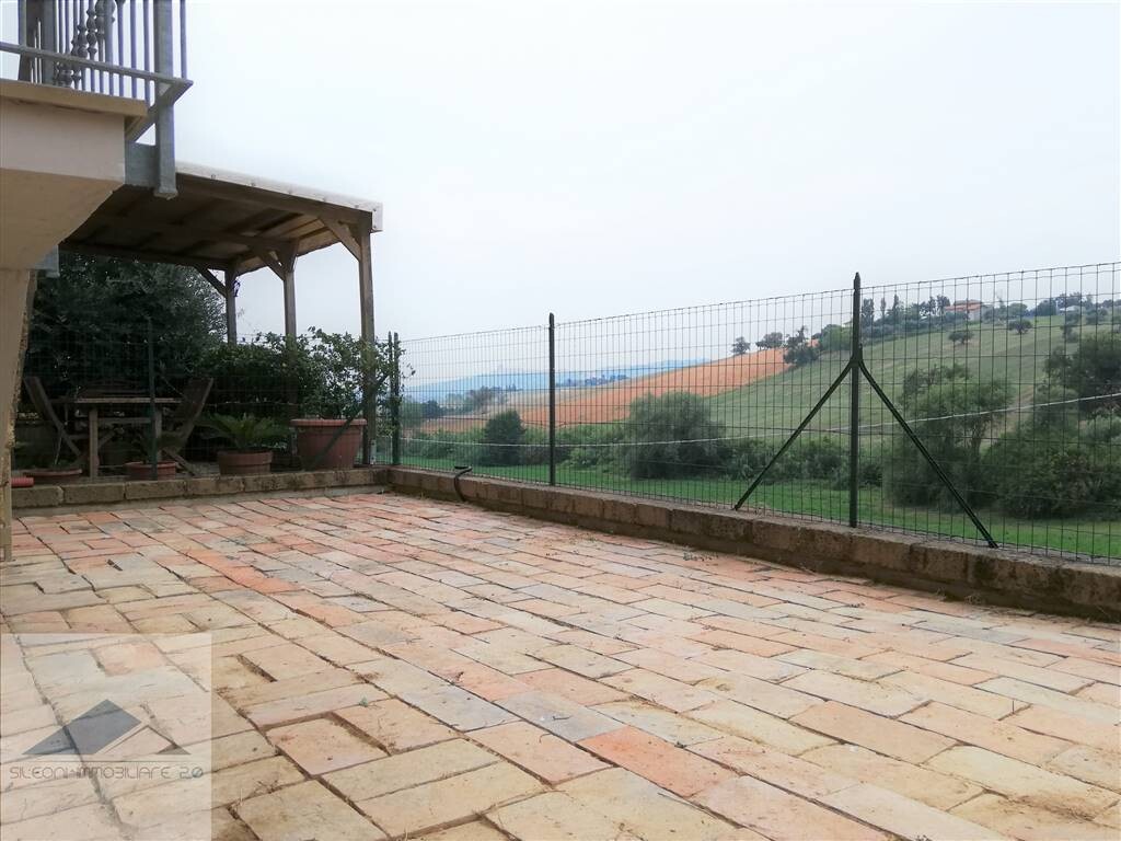 APPARTAMENTO PARI AL NUOVO CON GIARDINO E GARAGE — foto 16
