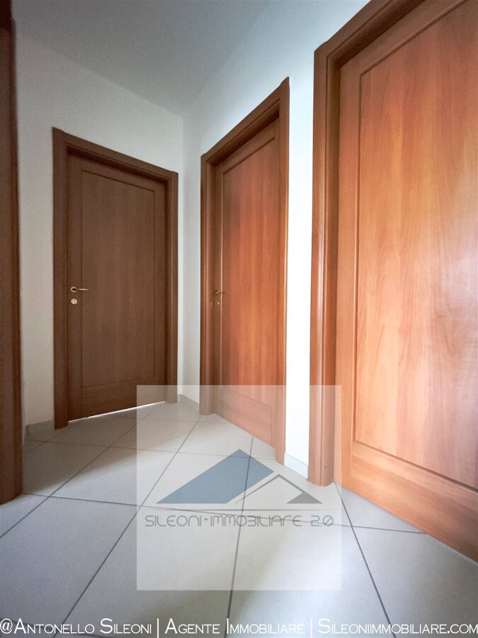 APPARTAMENTO DI AMPIA METRATURA CON TERRAZZO — foto 11