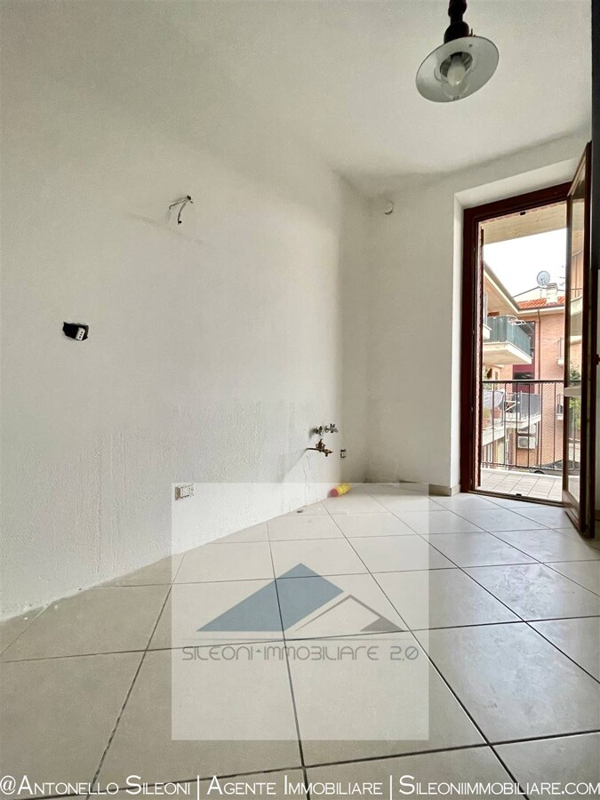 APPARTAMENTO DI AMPIA METRATURA CON TERRAZZO — foto 3