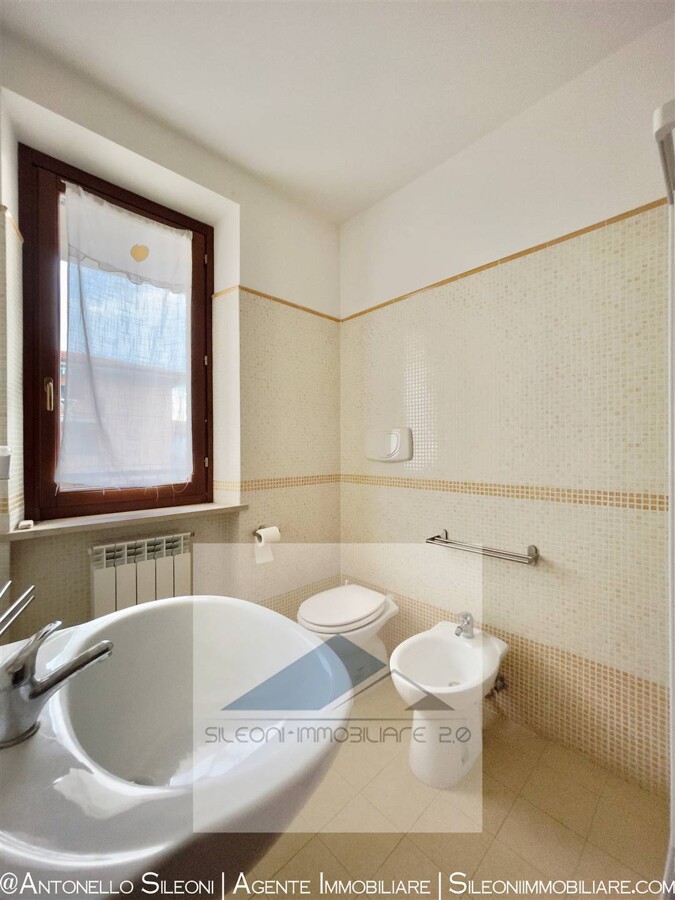 APPARTAMENTO DI AMPIA METRATURA CON TERRAZZO — foto 12