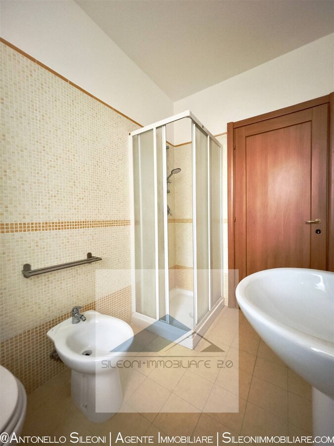 APPARTAMENTO DI AMPIA METRATURA CON TERRAZZO — foto 13