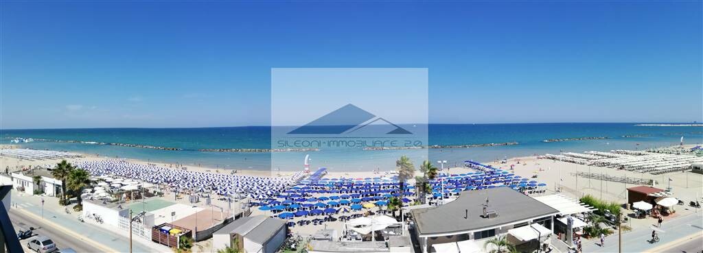ATTICO RISTRUTTURATO FRONTE MARE!