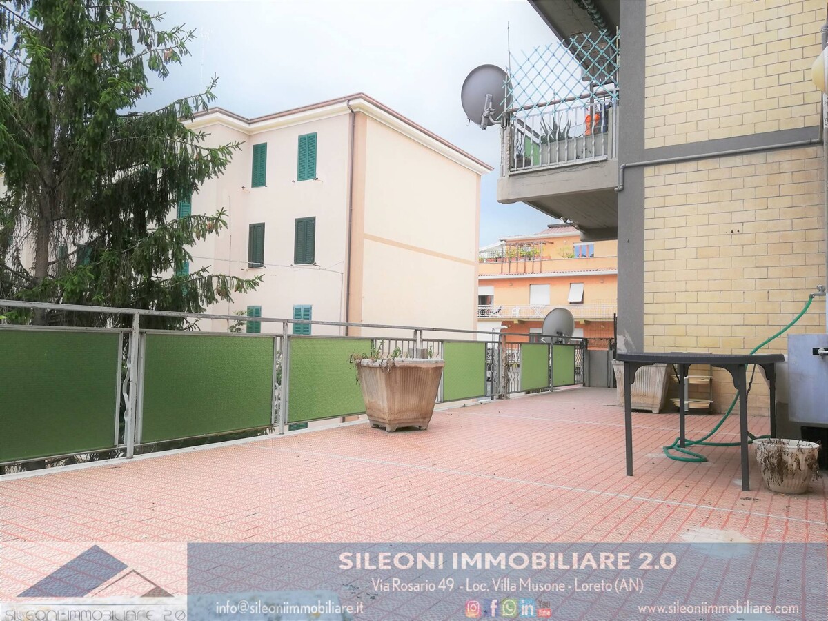 APPARTAMENTO CON TERRAZZO ABITABILE A 150 MT DAL MARE!!