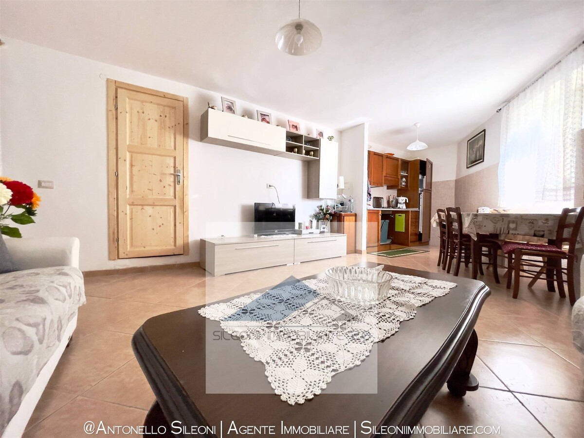 CASA SU DUE LIVELLI NEL COMUNE DI GENGA — foto 13