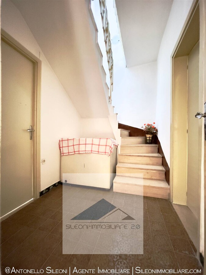 CASA SU DUE LIVELLI NEL COMUNE DI GENGA — foto 7