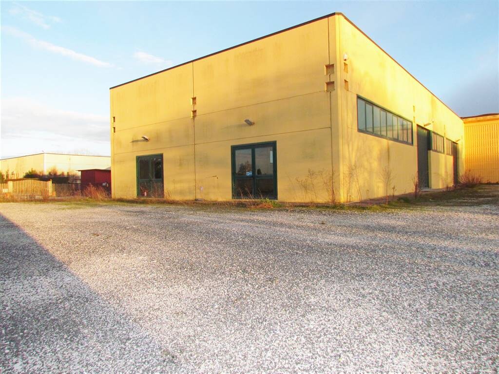 Capannone, magazzino o locale produttivo a LORETO