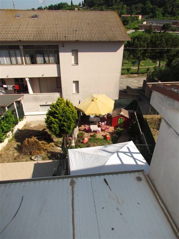 GRAZIOSO CIELO-TERRA CON CORTILE PRIVATO — foto 10
