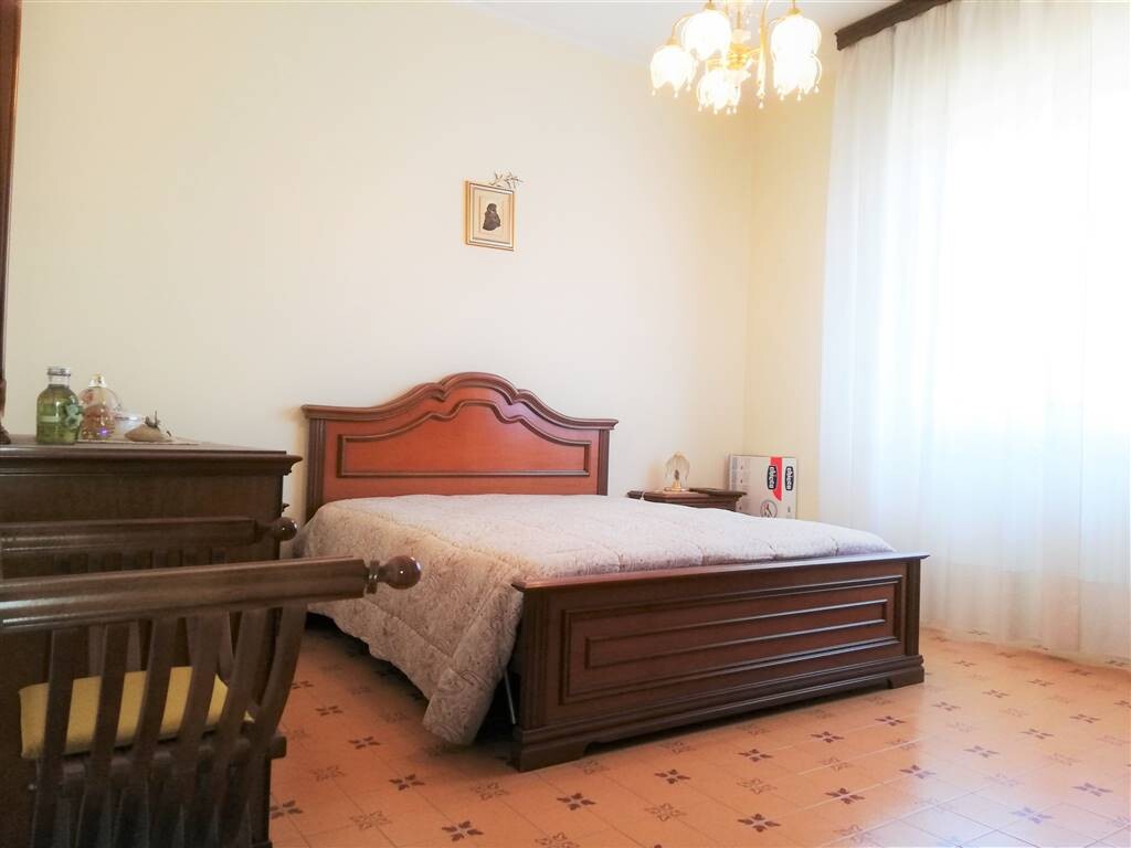APPARTAMENTO DI AMPIA METRATURA IN BIFAMILIARE SENZA CONDOMINIO — foto 9