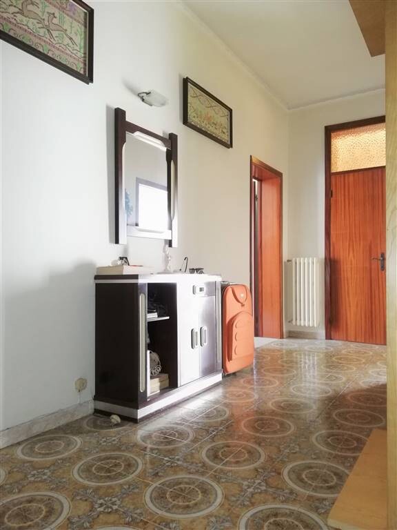 APPARTAMENTO DI AMPIA METRATURA IN BIFAMILIARE SENZA CONDOMINIO — foto 5