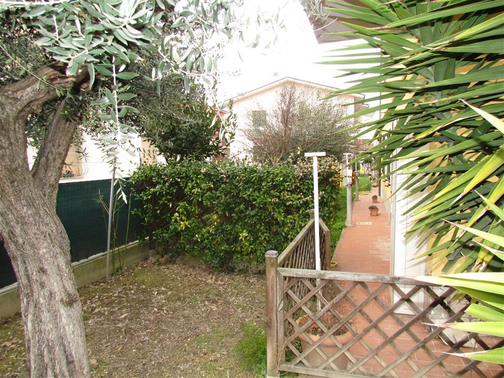 APPARTAMENTO DI AMPIA METRATURA IN BIFAMILIARE SENZA CONDOMINIO